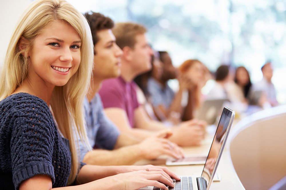 Online CNA Programs – Costs, Duration, and Factors to Consider